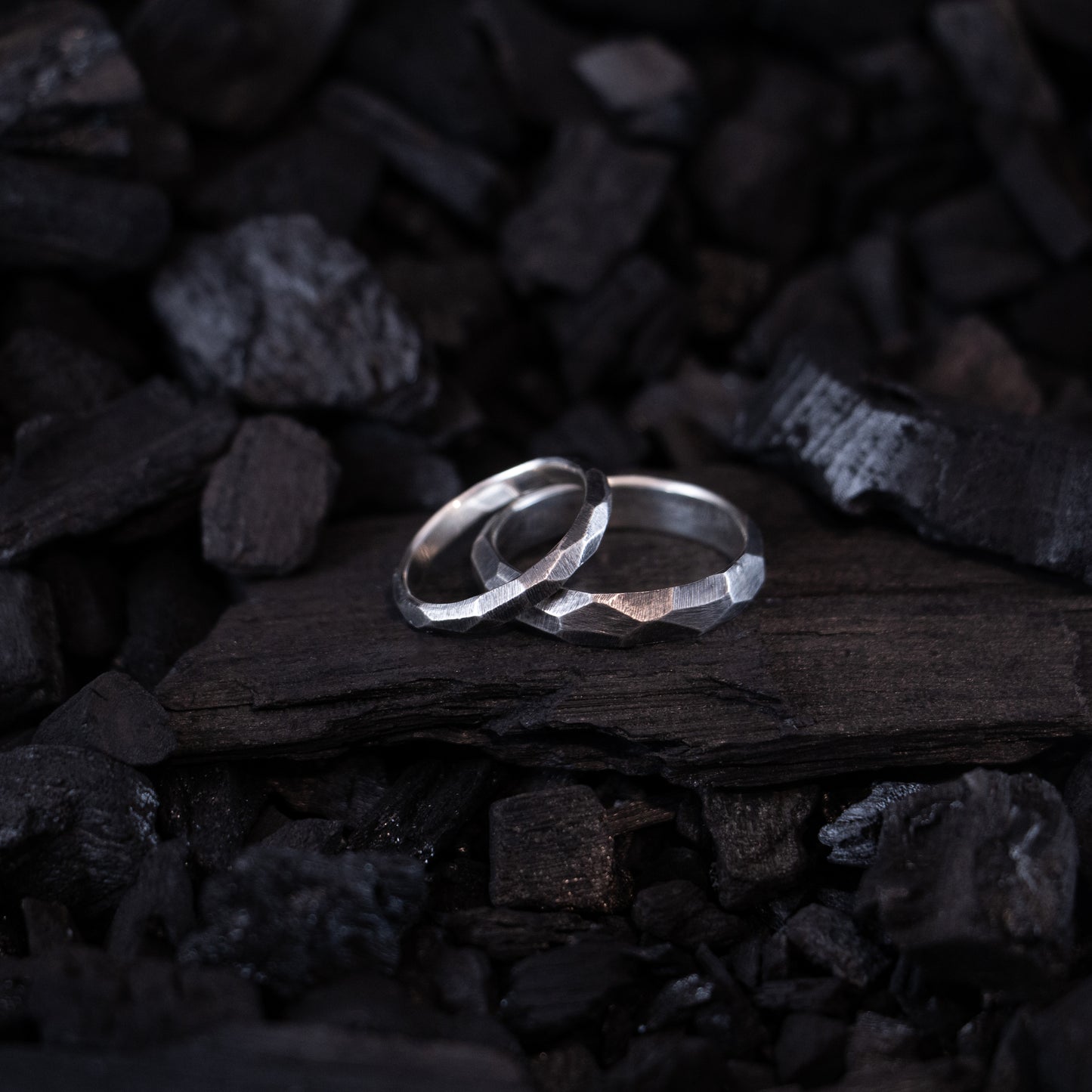 Alliances "Faceted ring"